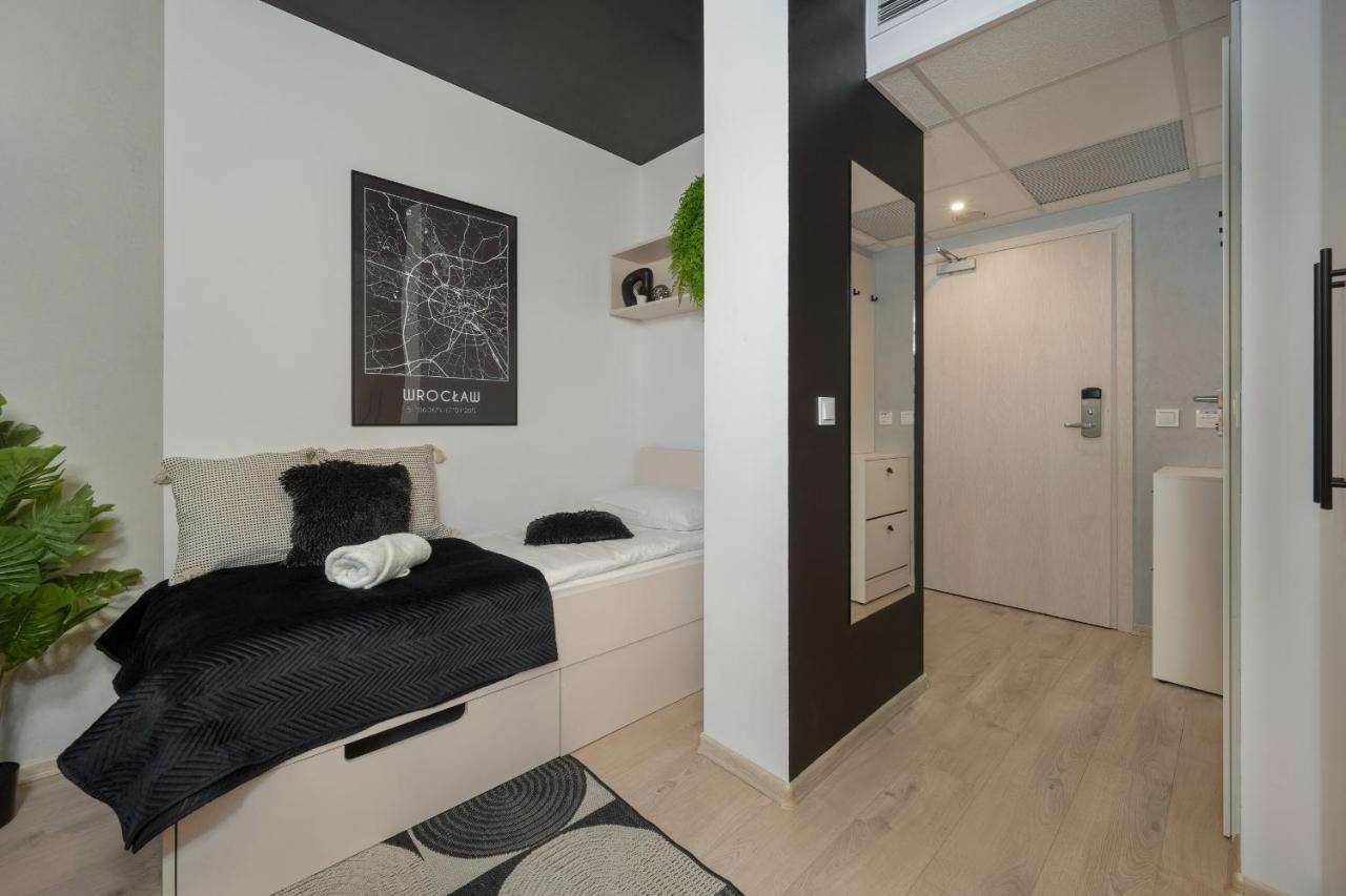 Trendy Studios With Home Office Near Wroclaw Main Station By Noclegi Renters Exteriör bild