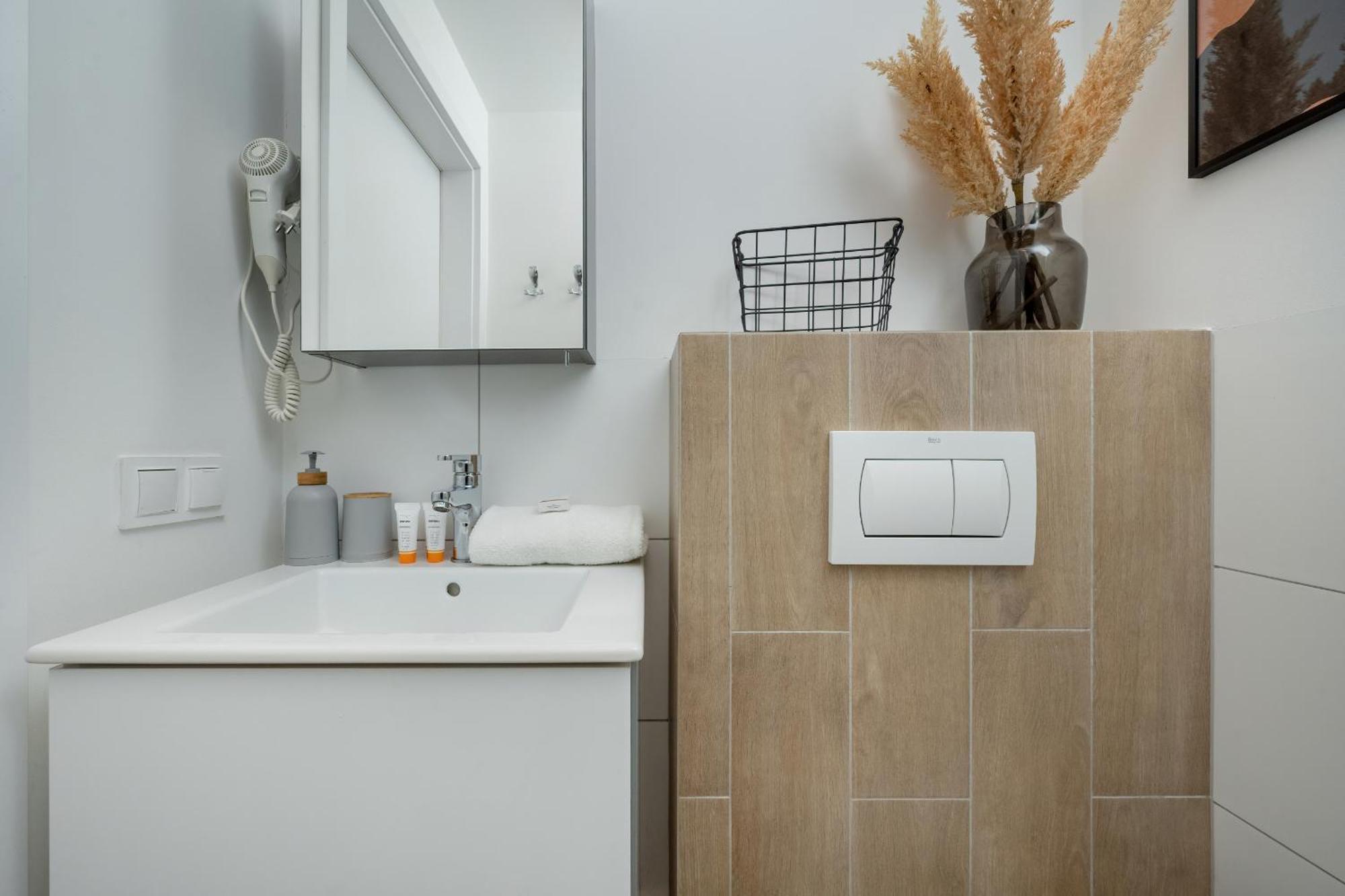 Trendy Studios With Home Office Near Wroclaw Main Station By Noclegi Renters Exteriör bild